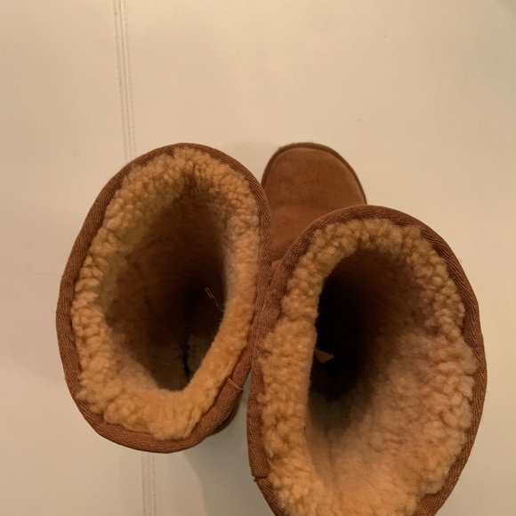 Classic UGG boots - Picture 4 of 5